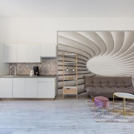 Designer Apartment On The Budapest Broadway With 2Br And Ac Екстериор снимка